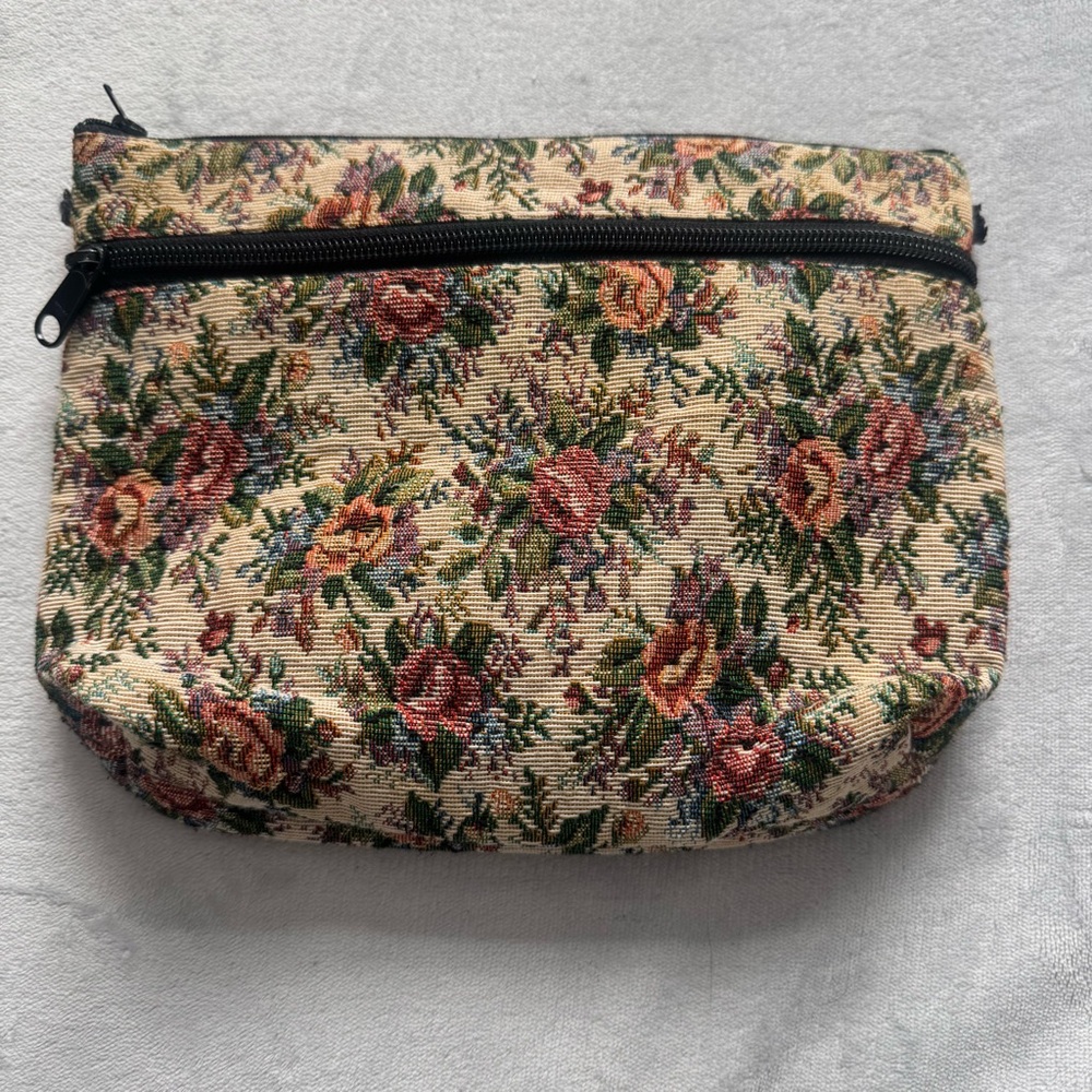 Danny K Vintage‎ Floral Tapestry Cosmetic/Clutch Bag Made in USA- Missing Strap